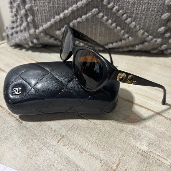 CHANEL Black Sunglasses with Gold Accents & Case - Picture 5 of 9